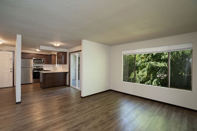 Building Photo - 2 Bedroom | AVAILABLE SOON!