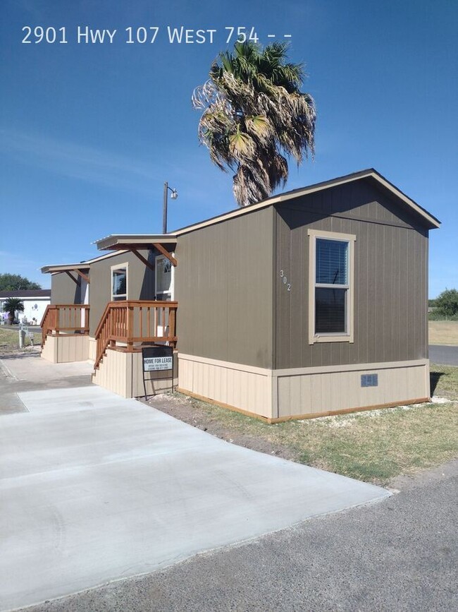 Building Photo - Porch Model Home