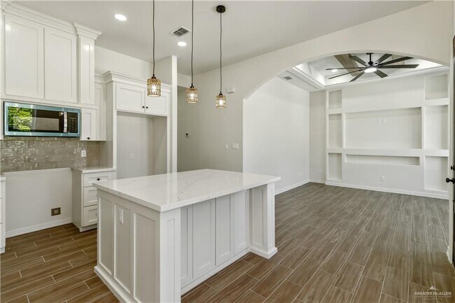 Building Photo - 14 N 17th St