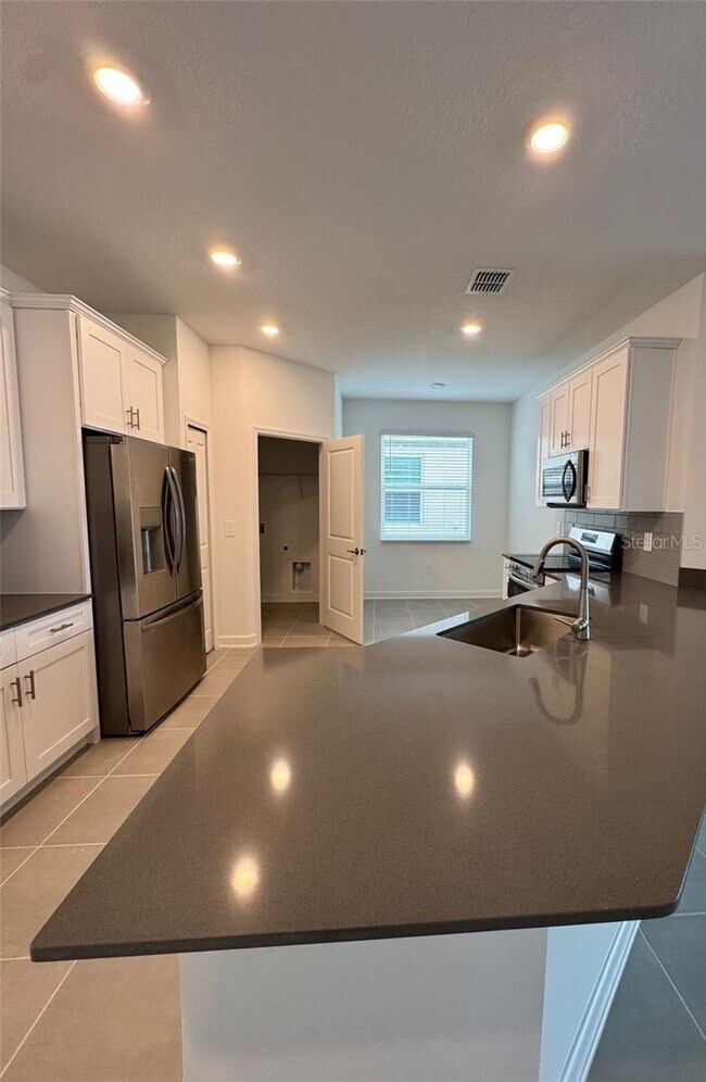 Building Photo - 1877 Blissful Dr