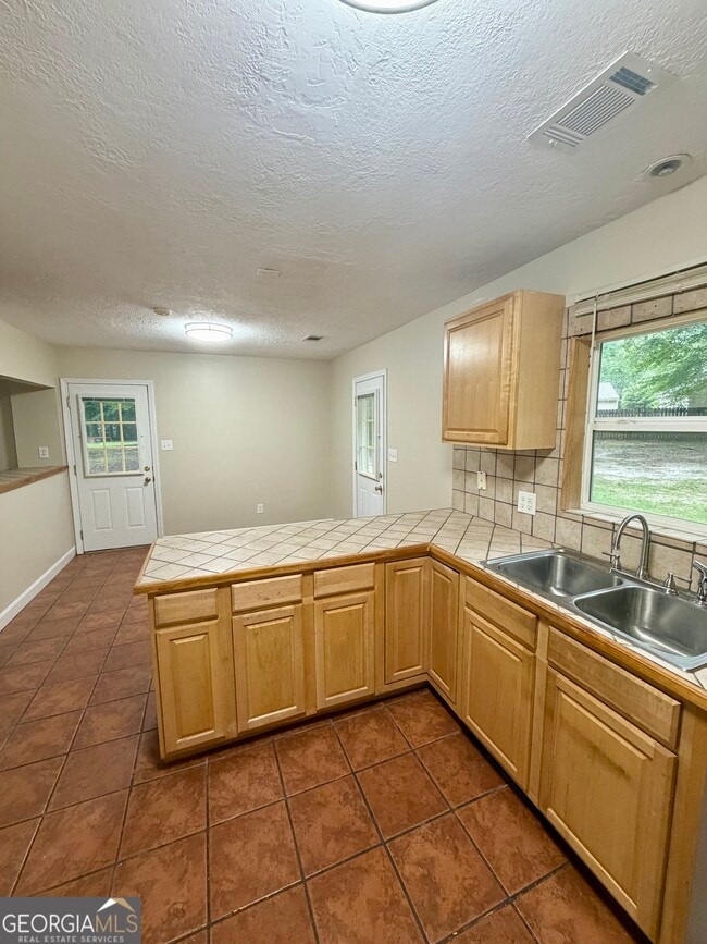 Building Photo - 513 Cherokee Ct
