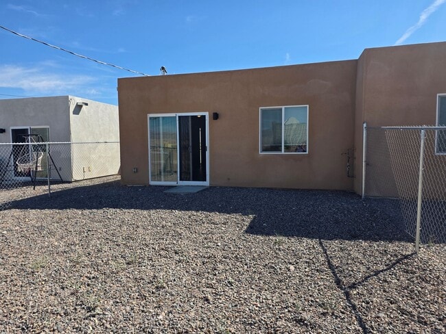 Building Photo - 195 Hacienda Loop