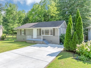 Building Photo - 1677 Wayland Cir NE