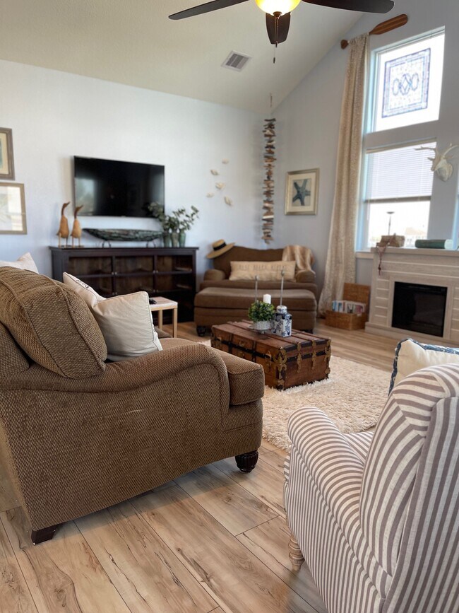 Building Photo - 971 Kent Dr