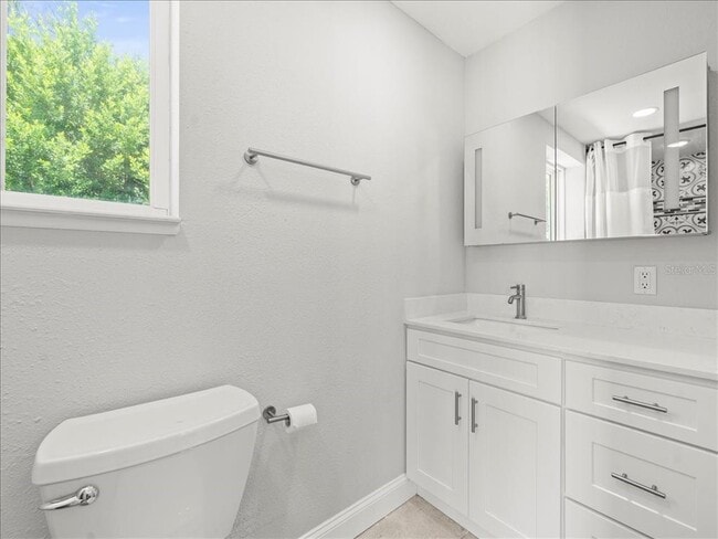 Building Photo - 2200 Capri Dr