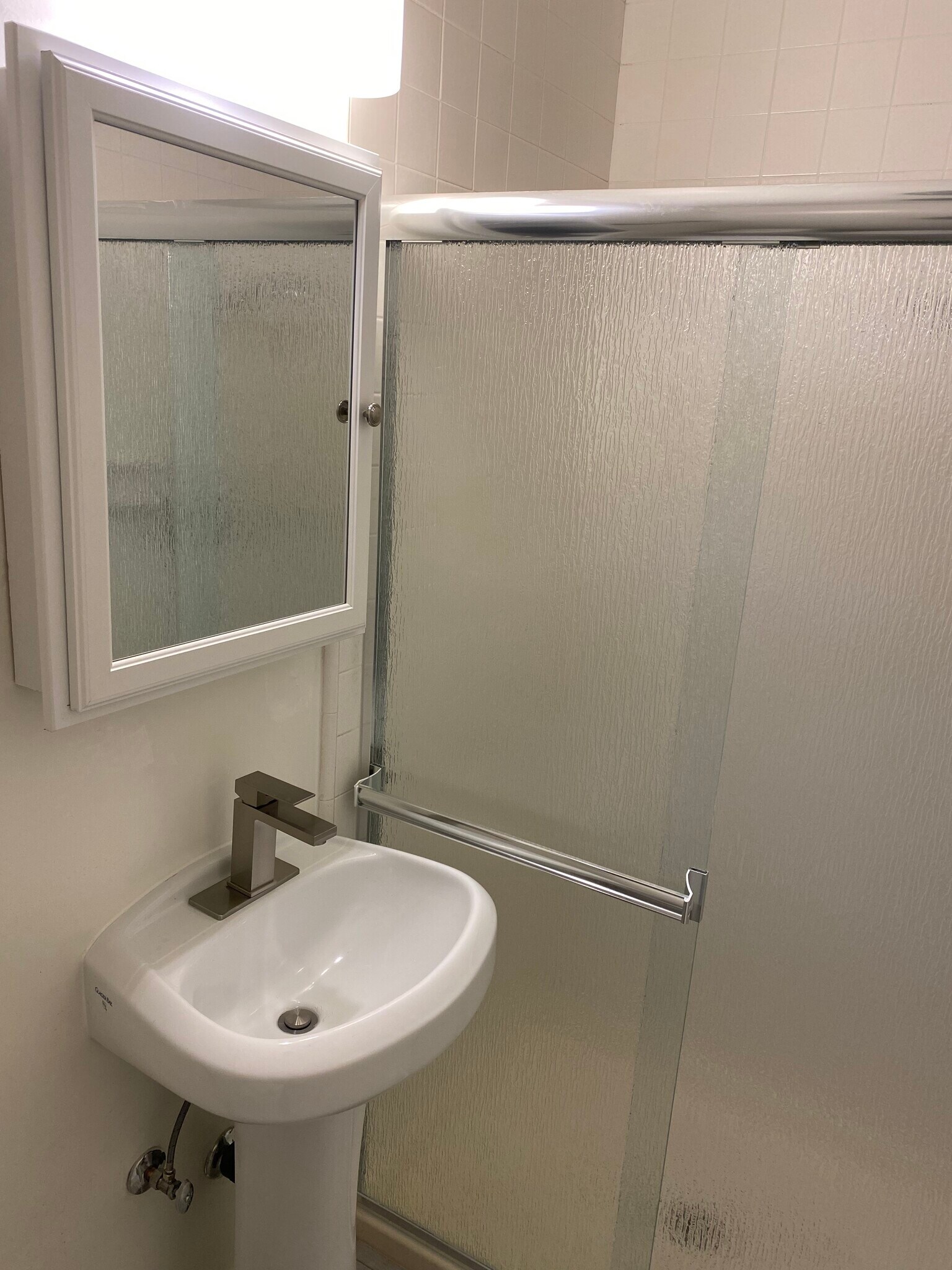 Building Photo - 422 N Hayworth Ave