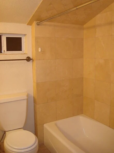 Building Photo - 208 Bodega Ave