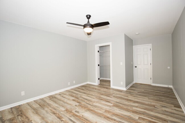 Building Photo - Gorgeous Fully Renovated 3 bedroom home in the Heart of Whispering Pines