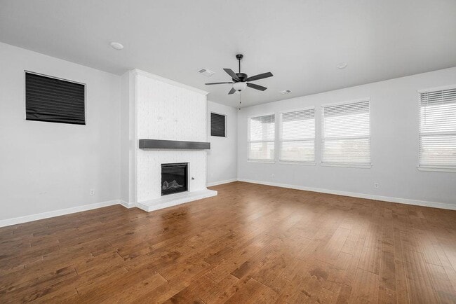 Building Photo - 800 Firefork Ave
