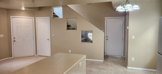Building Photo - Condo in Gated Genevieve Court