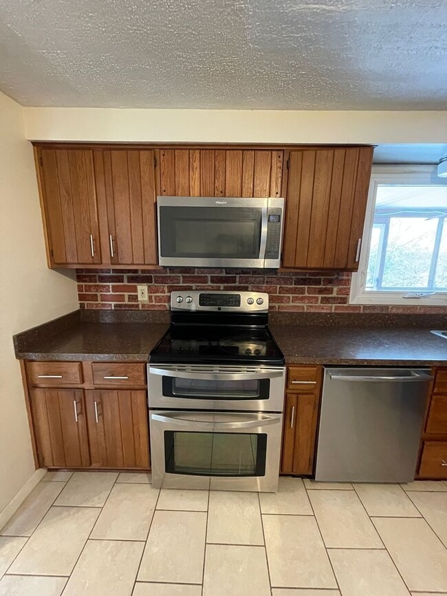 Building Photo - 120 Scottsdale Dr