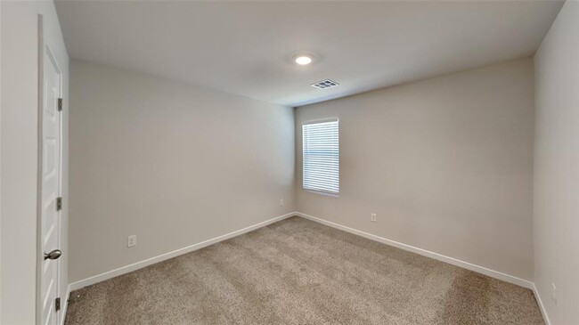 Building Photo - 2901 Firefly Dr