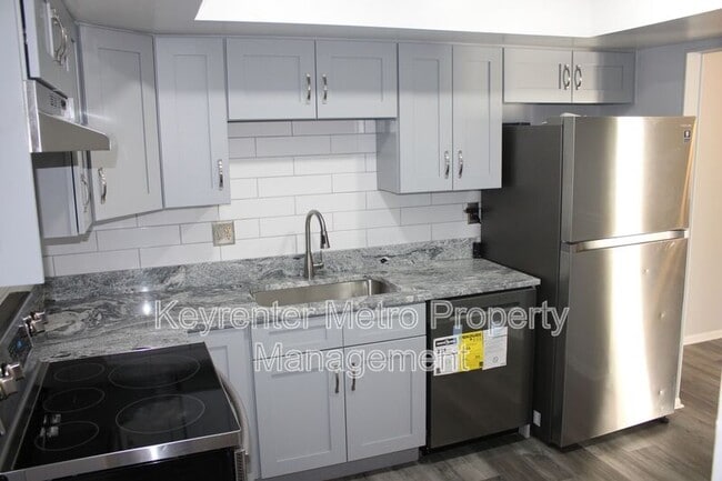 Building Photo - 12526 Woodstock Dr E