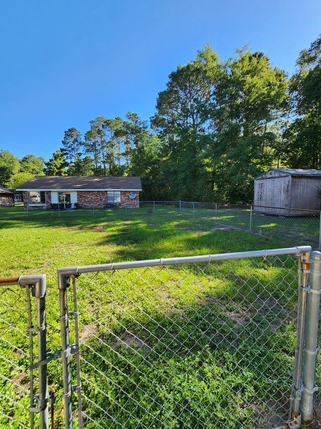 Building Photo - 802 Margaret Ln