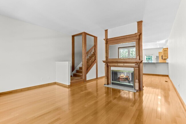 Building Photo - 6143 S Virginia Ave
