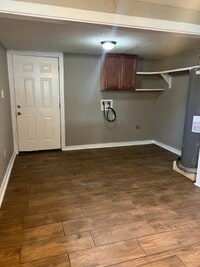 Building Photo - 6710 Phillips Ln