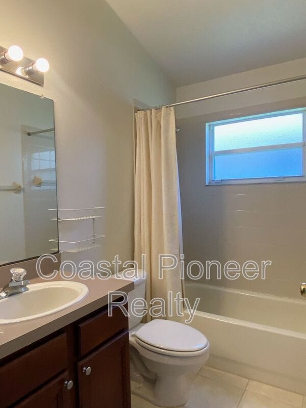 Building Photo - 10542 San Travaso Dr