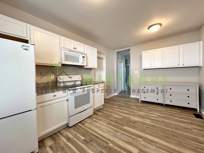 Building Photo - 320 Corley St