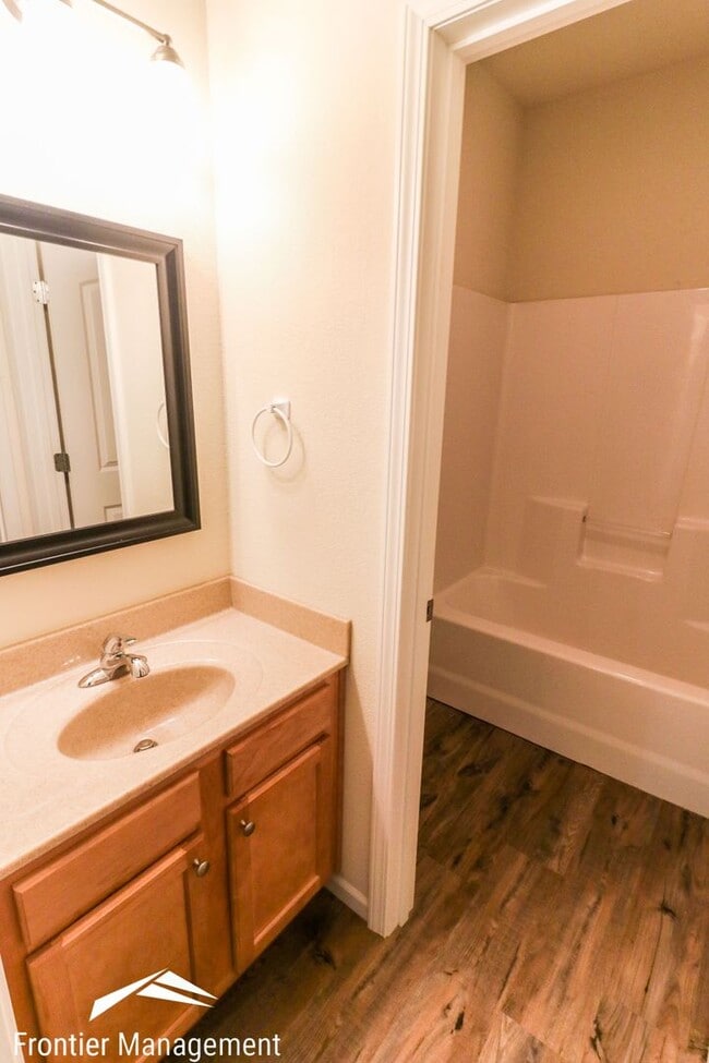 Building Photo - Fremont 4-Plex