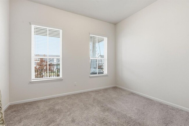 Building Photo - 823 Hazy Hills Loop