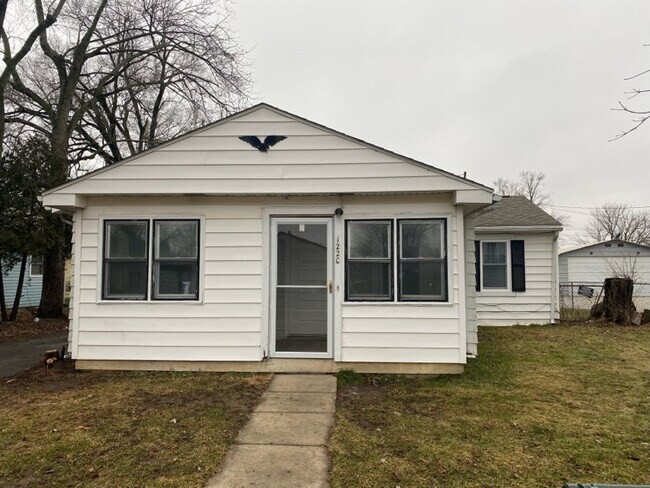 Building Photo - 1220 E 2nd St