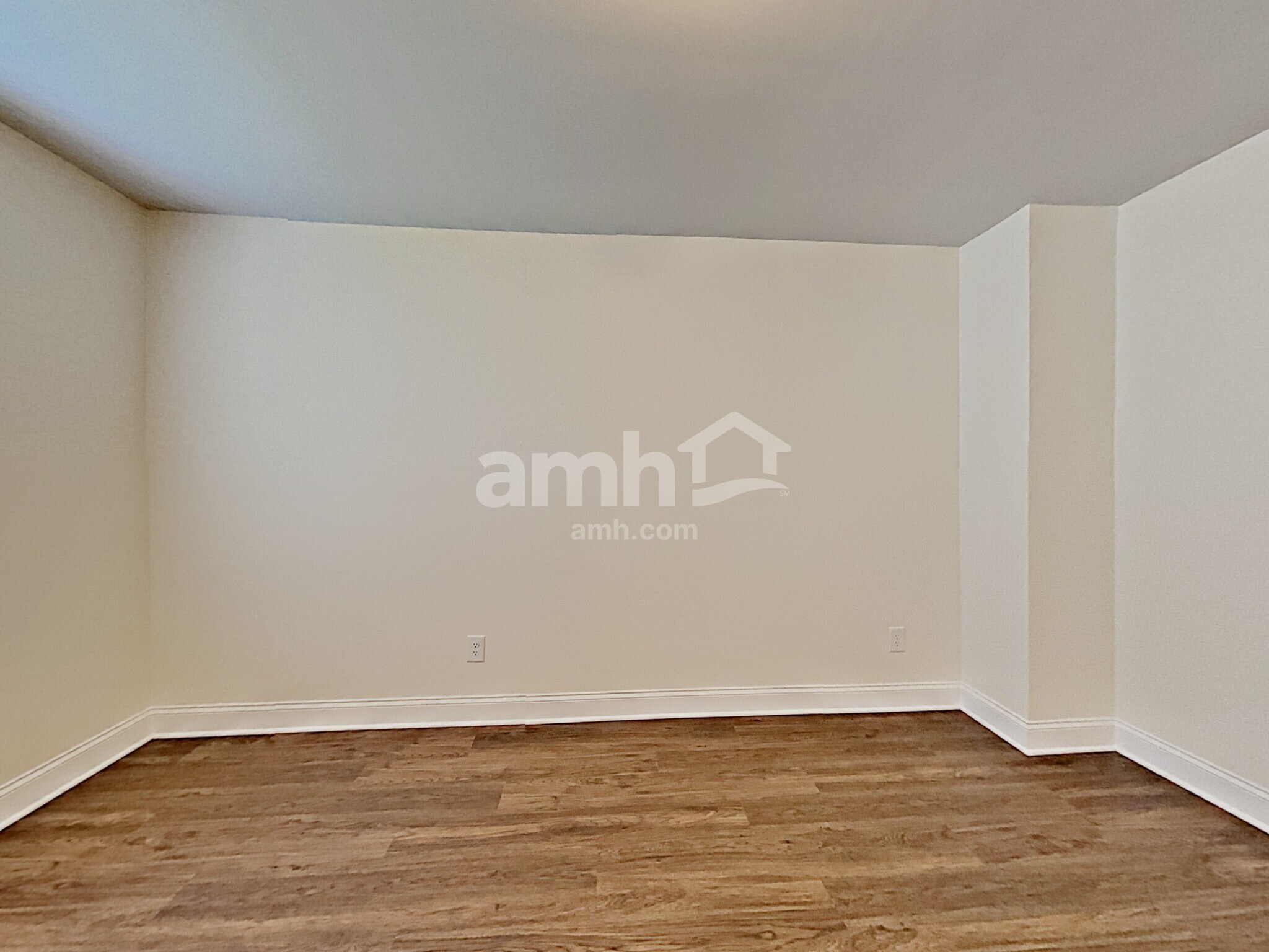 Building Photo - 254 Lake St