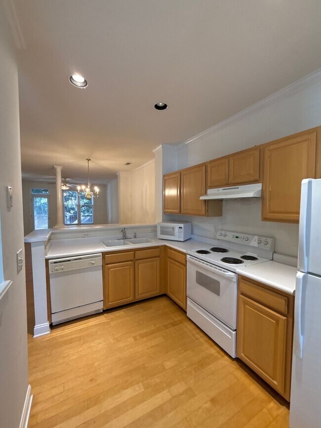 Building Photo - Dilworth/ Latta Heights