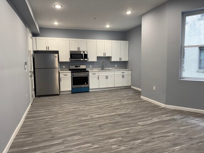 Building Photo - 155 Clifton Ave