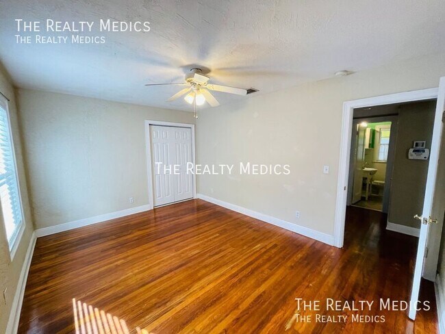 Building Photo - 1332 W Princeton St