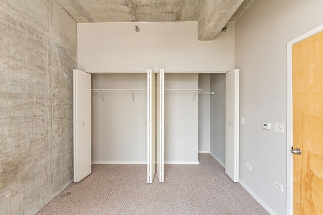 Building Photo - 1620 S Michigan Ave