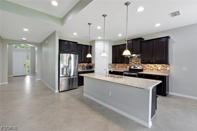 Building Photo - 8649 Banyan Bay Blvd