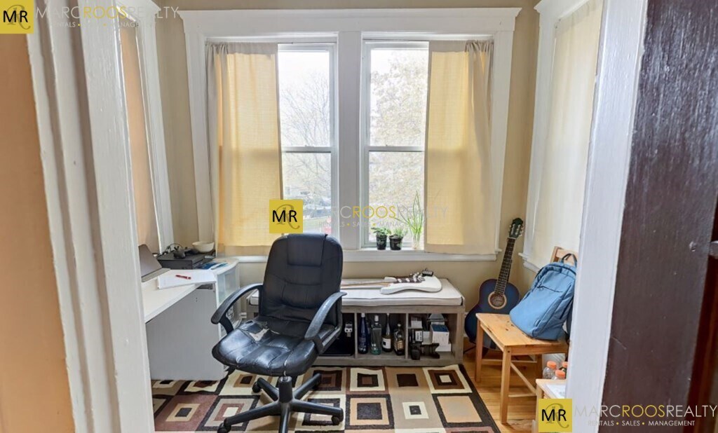 Building Photo - 59A Strathmore Rd