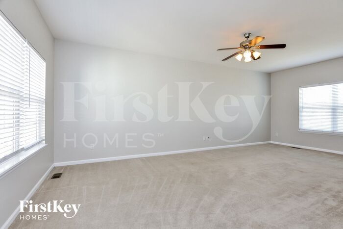 Building Photo - 1903 Briarfield Dr