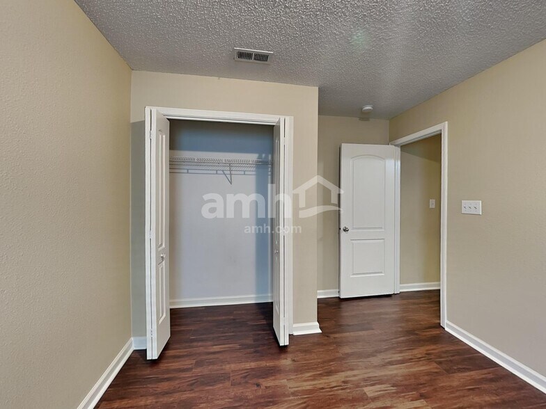 Building Photo - 5869 High Grass Ln