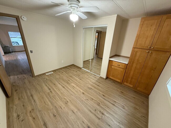Building Photo - Private remodeled 2 bed home with huge fenced yard in Puyallup for rent now!
