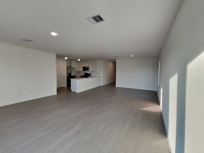 Building Photo - 417 Texas Pecan Dr