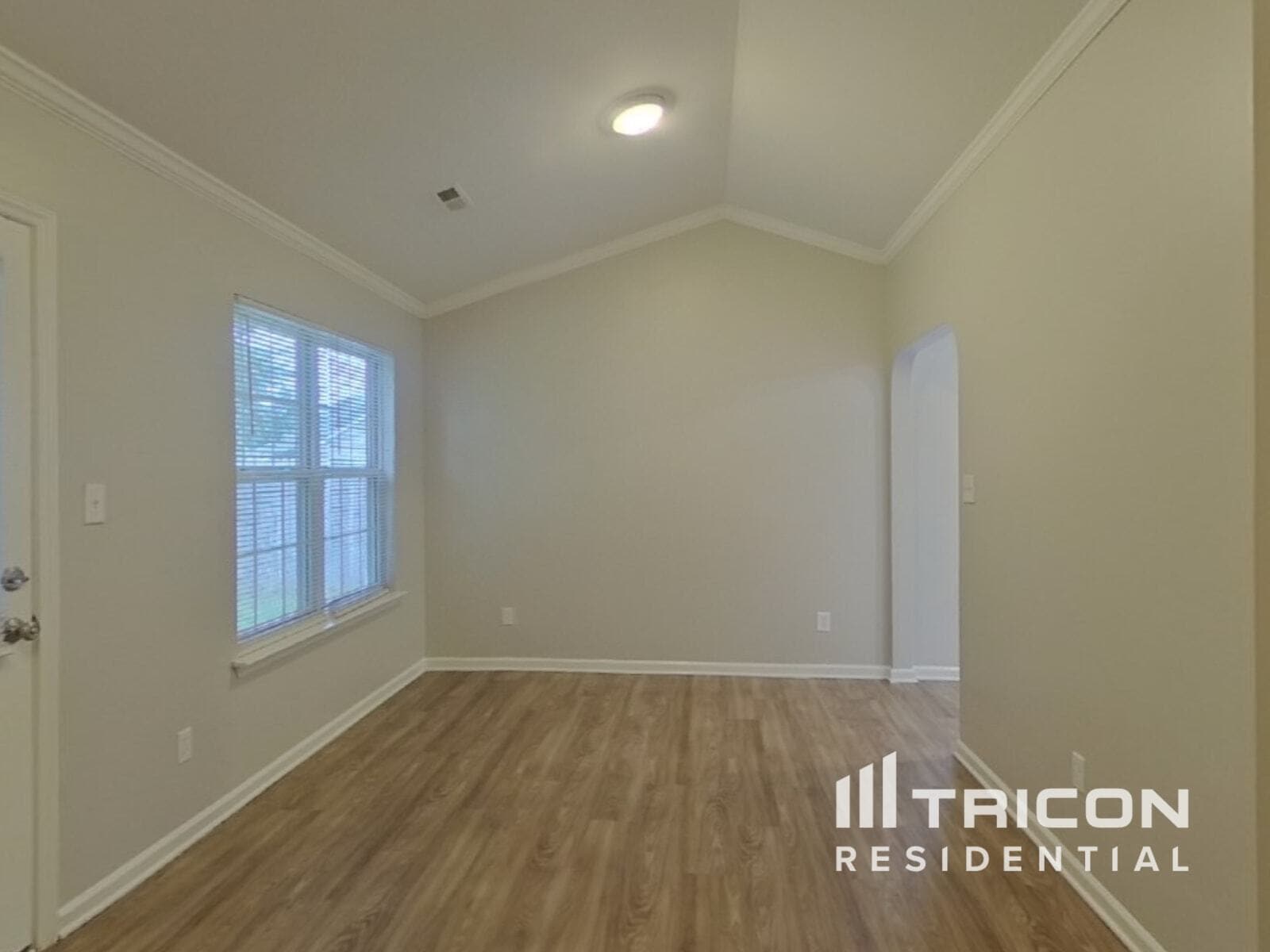 Building Photo - 1128 Summit Hills Dr