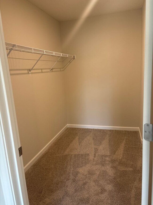 Building Photo - BRAND NEW 4 Bed 3.5 Bath Townhome Near The...