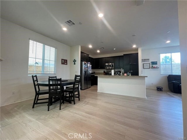 Building Photo - 3141 E Mt Rainier Drive