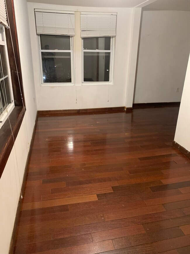 Building Photo - 101-46-146 95th St