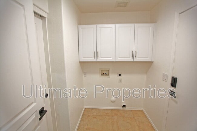 Building Photo - 15313 N 104th Way