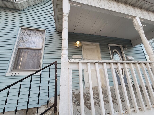 Building Photo - 111 S 13th St