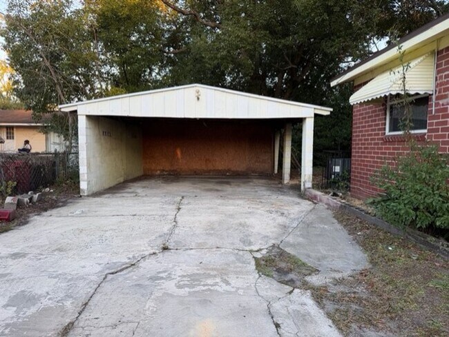 Building Photo - Comfortable 3-Bedroom Home for Rent