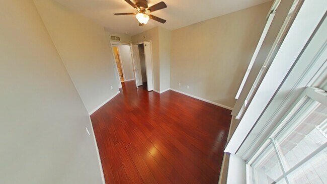 Building Photo - "Chic Sterling Heights Condo: 2 Bed, 2 Bat...