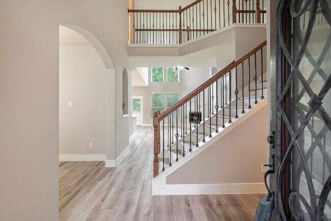 Building Photo - 210 Black Swan Pl