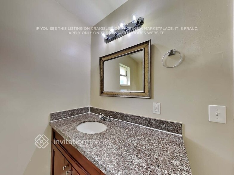 Building Photo - 127 Dove Cir