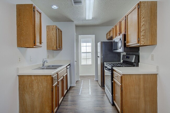 Building Photo - 8118 West Gate Blvd