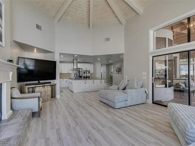 Building Photo - 2101 Diamond Bar Dr