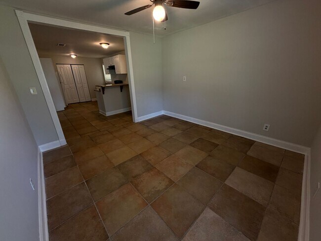 Building Photo - 3375 Hopkins Rd