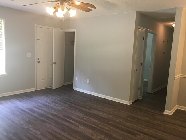 Building Photo - 101 Brandon Ln